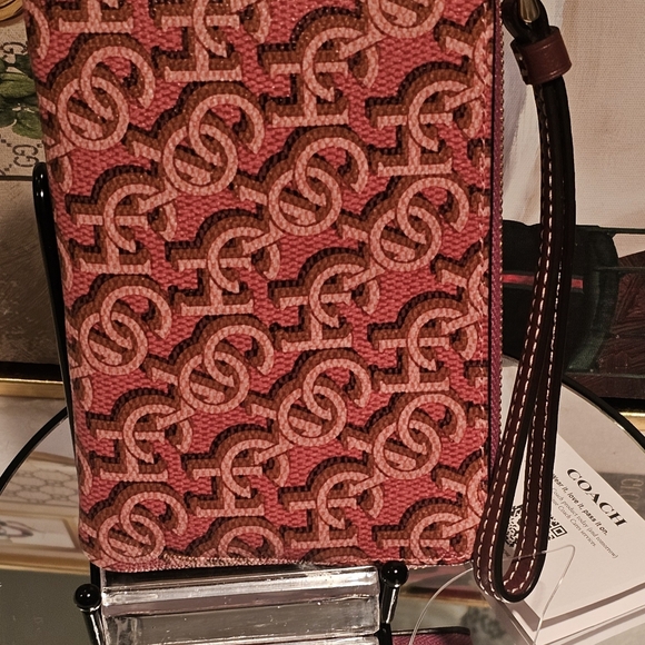 Coach Im/Rouge Pink Leather Corner  Zip Wristlet - Picture 9 of 9